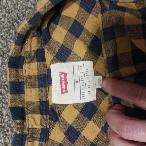 Men's Levi's Flannel Shirt - Picture 5 of 7